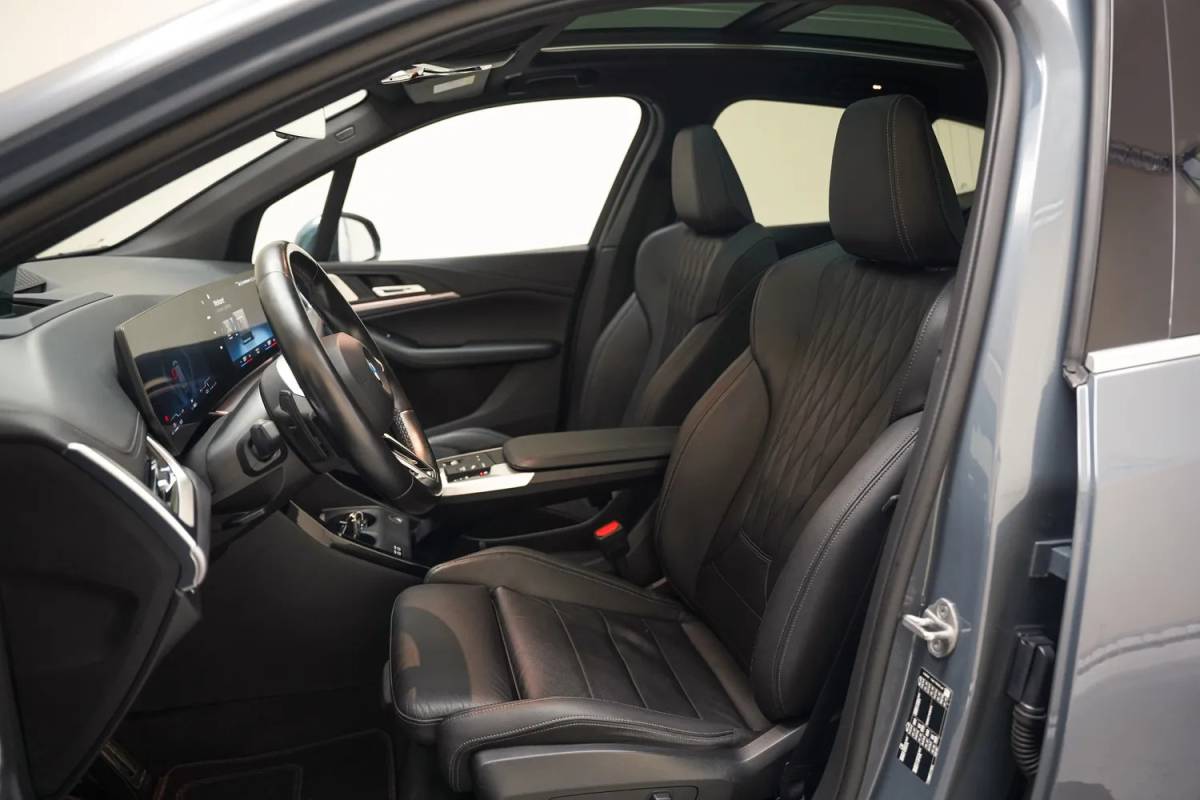 BMW 2 Serie BMW 2-serie Active Tourer 218i M Sport Aut. [ Panoramadak Leder HUD Harman/Kardon ]