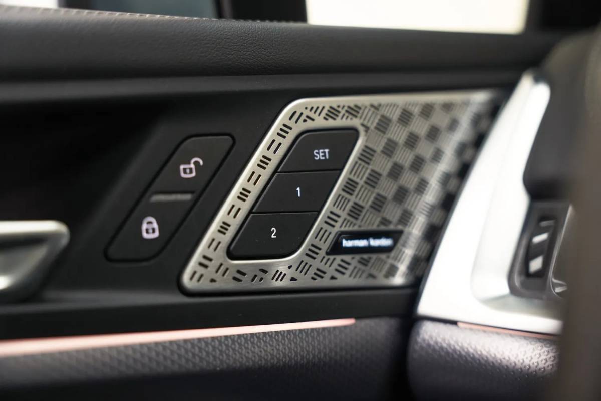 BMW 2 Serie BMW 2-serie Active Tourer 218i M Sport Aut. [ Panoramadak Leder HUD Harman/Kardon ]