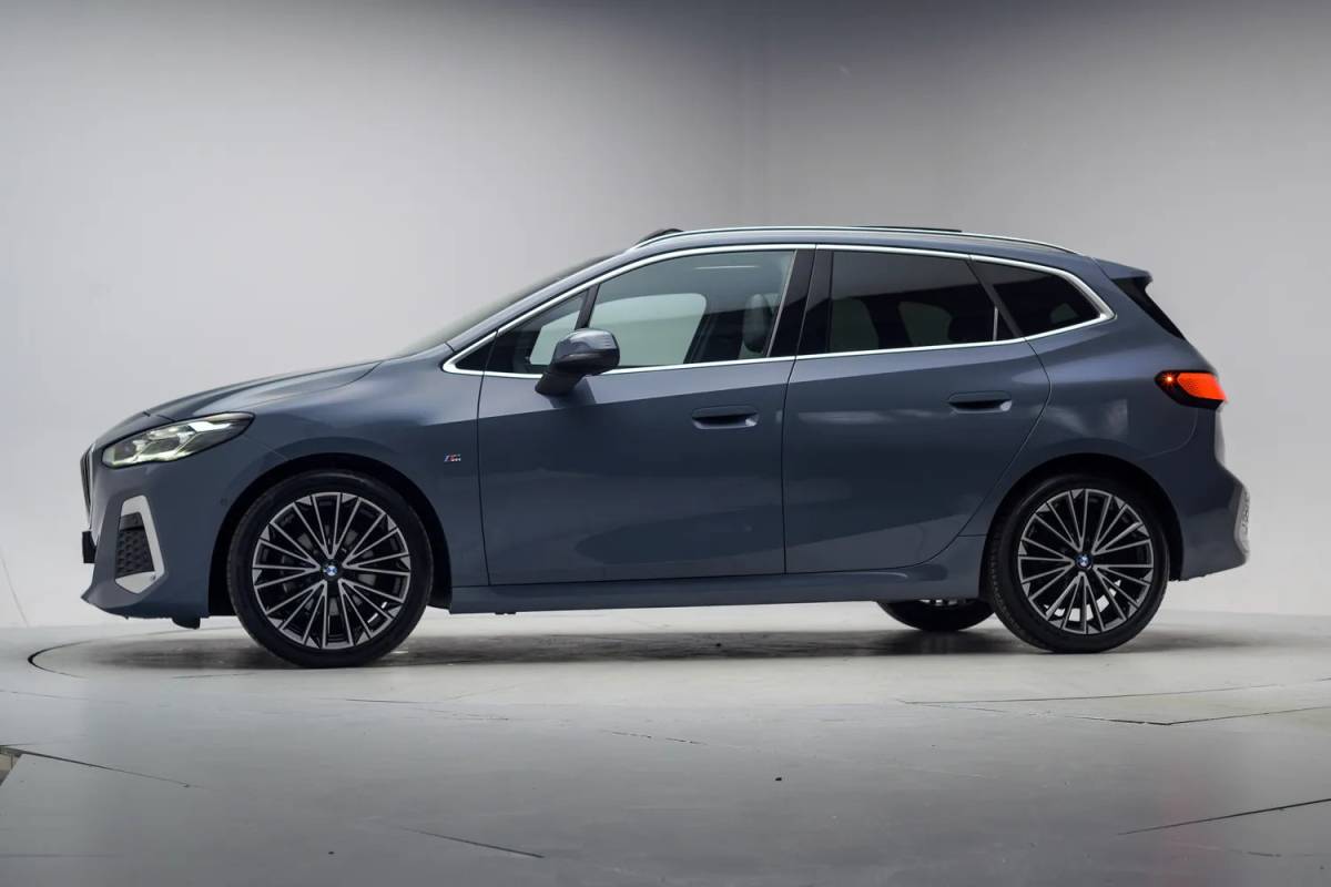 BMW 2 Serie BMW 2-serie Active Tourer 218i M Sport Aut. [ Panoramadak Leder HUD Harman/Kardon ]