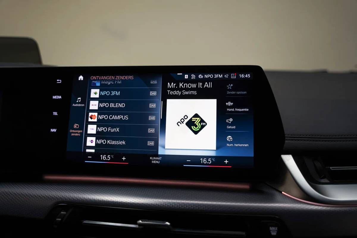 BMW 2 Serie BMW 2-serie Active Tourer 218i M Sport Aut. [ Panoramadak Leder HUD Harman/Kardon ]