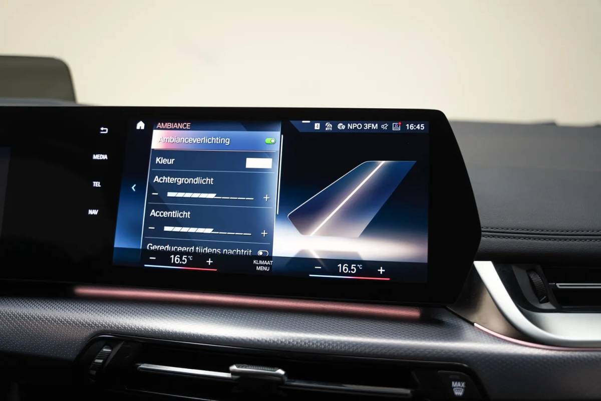 BMW 2 Serie BMW 2-serie Active Tourer 218i M Sport Aut. [ Panoramadak Leder HUD Harman/Kardon ]