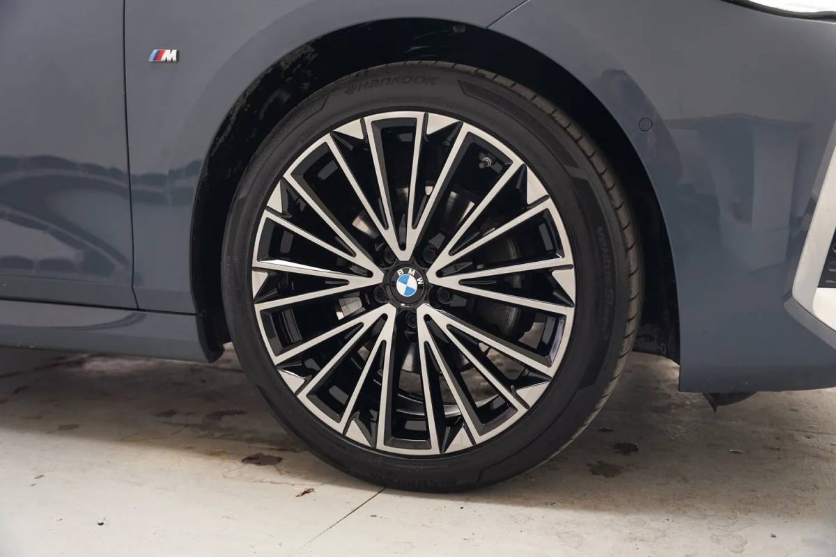BMW 2 Serie BMW 2-serie Active Tourer 218i M Sport Aut. [ Panoramadak Leder HUD Harman/Kardon ]