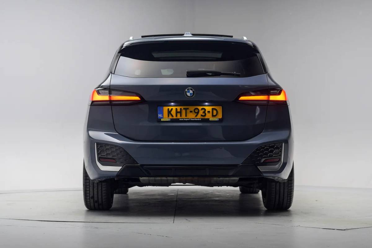 BMW 2 Serie BMW 2-serie Active Tourer 218i M Sport Aut. [ Panoramadak Leder HUD Harman/Kardon ]