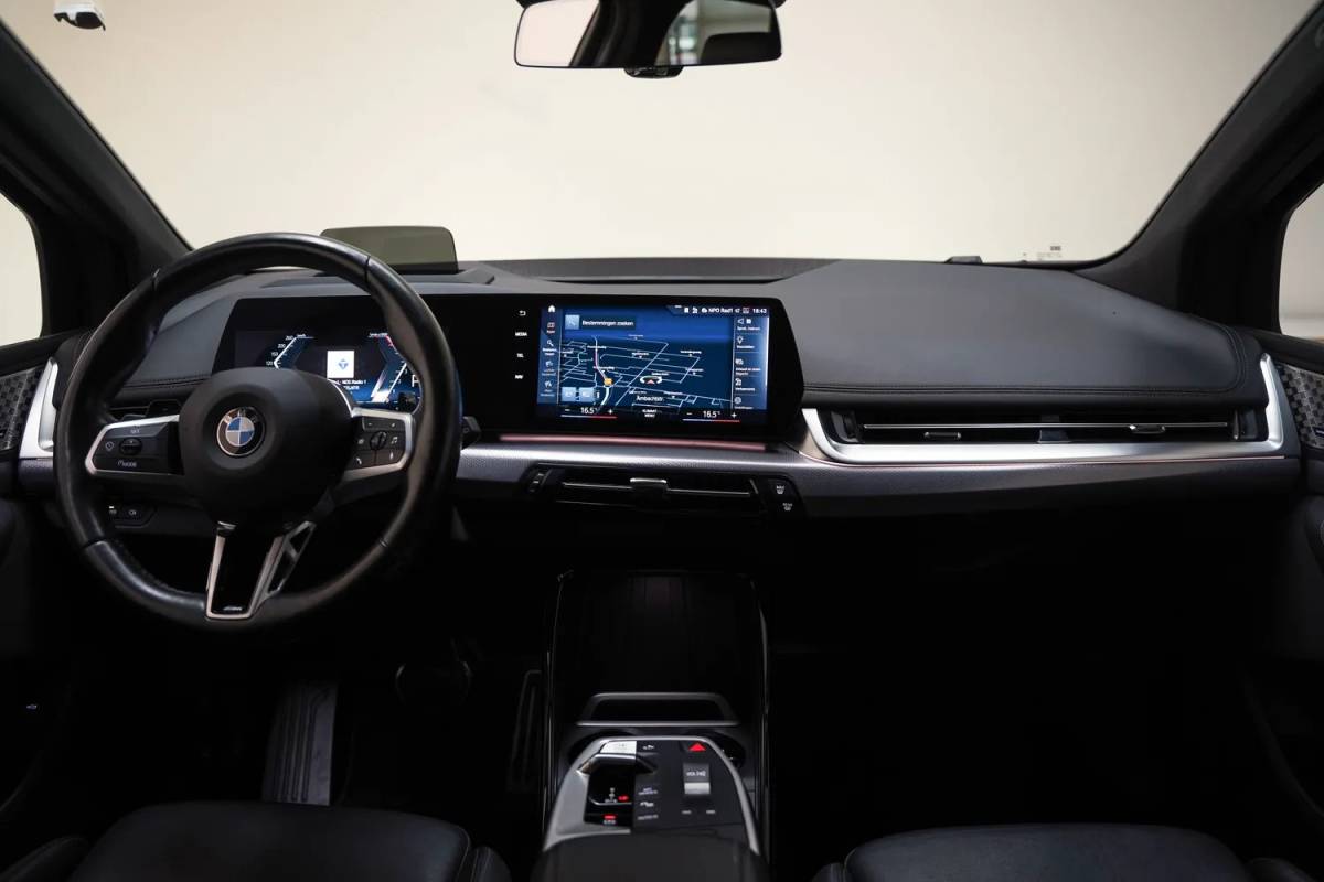 BMW 2 Serie BMW 2-serie Active Tourer 218i M Sport Aut. [ Panoramadak Leder HUD Harman/Kardon ]