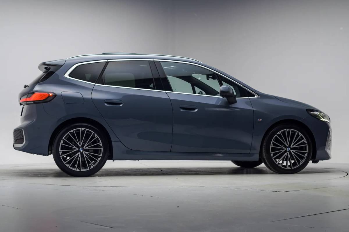 BMW 2 Serie BMW 2-serie Active Tourer 218i M Sport Aut. [ Panoramadak Leder HUD Harman/Kardon ]