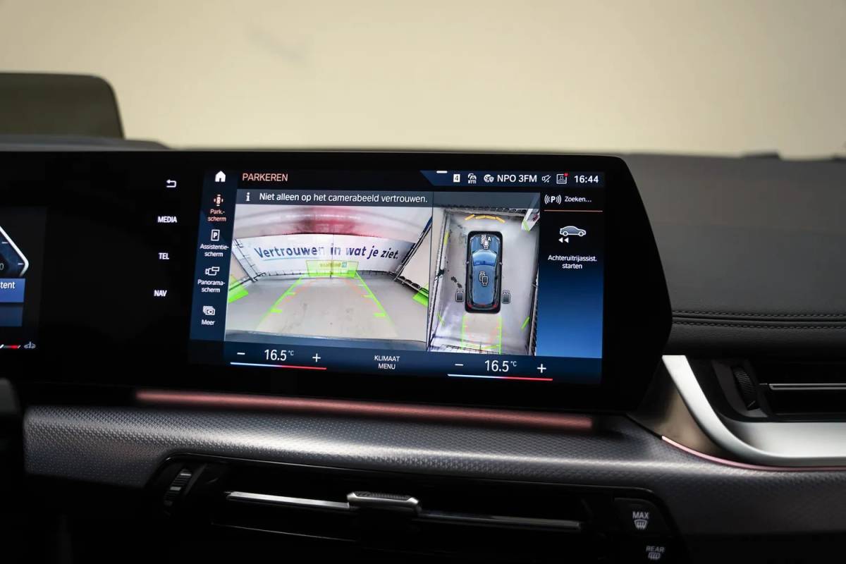 BMW 2 Serie BMW 2-serie Active Tourer 218i M Sport Aut. [ Panoramadak Leder HUD Harman/Kardon ]