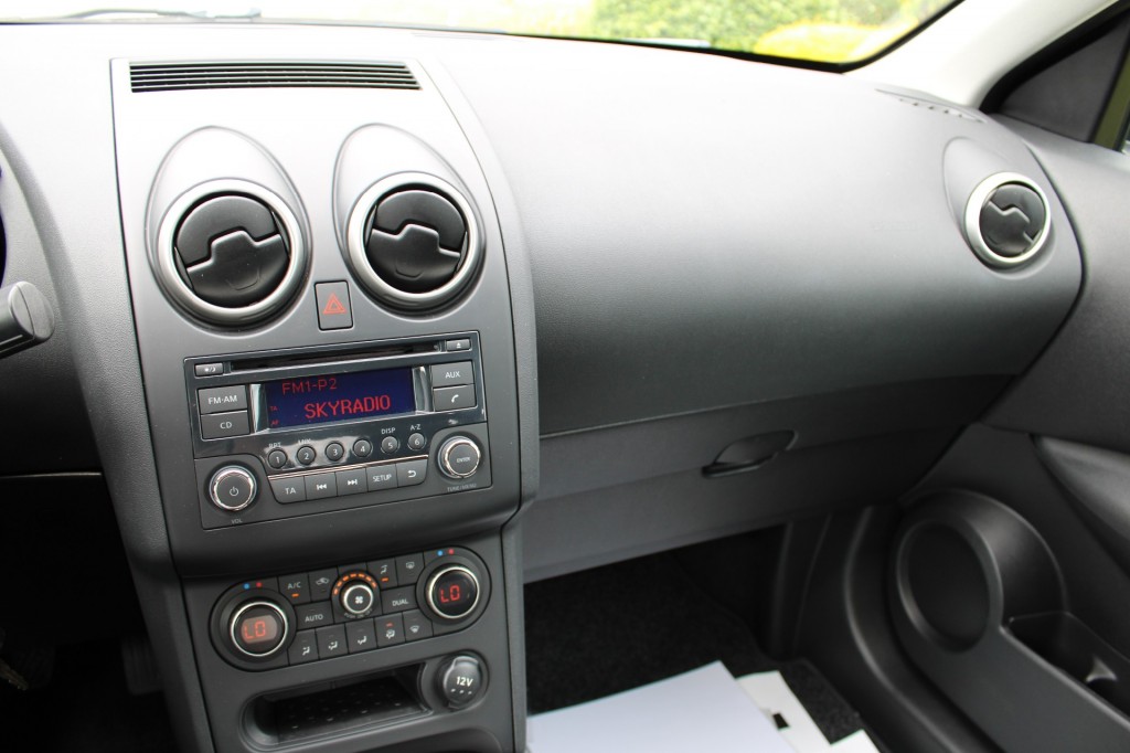 Nissan QASHQAI Nissan Qashqai 1.6 117pk Automaat Acenta ECC/Cruise/PDC/Trekhaak