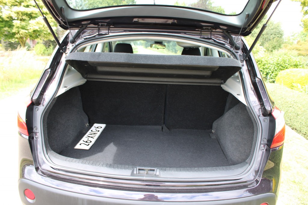 Nissan QASHQAI Nissan Qashqai 1.6 117pk Automaat Acenta ECC/Cruise/PDC/Trekhaak