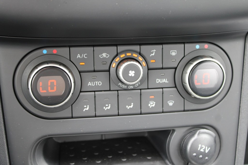 Nissan QASHQAI Nissan Qashqai 1.6 117pk Automaat Acenta ECC/Cruise/PDC/Trekhaak