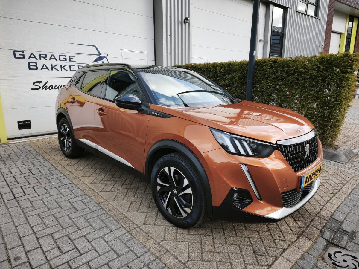 Peugeot 2008 Peugeot 2008 1.2 PureTech GT-Line Led Navi-Carplay Stoelverwarming 3D-Cockpit Trekhaak