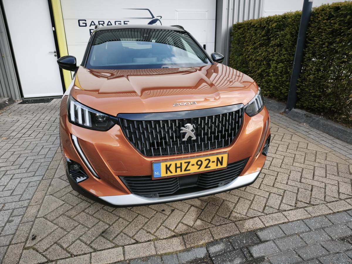 Peugeot 2008 Peugeot 2008 1.2 PureTech GT-Line Led Navi-Carplay Stoelverwarming 3D-Cockpit Trekhaak