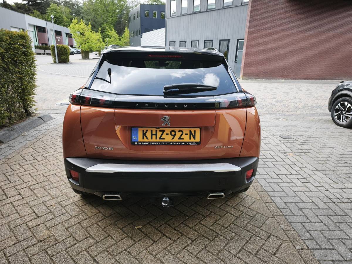 Peugeot 2008 Peugeot 2008 1.2 PureTech GT-Line Led Navi-Carplay Stoelverwarming 3D-Cockpit Trekhaak