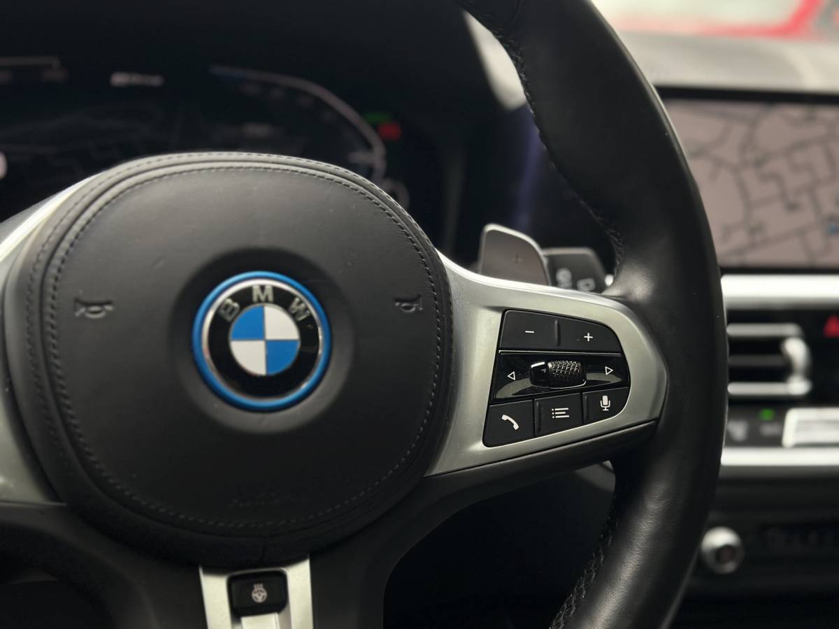 BMW 3 Serie BMW 3-serie Touring 330e xDrive Business Edition Plus 50 jahre  / Pano /  HUD / ECC  / 360 Camera