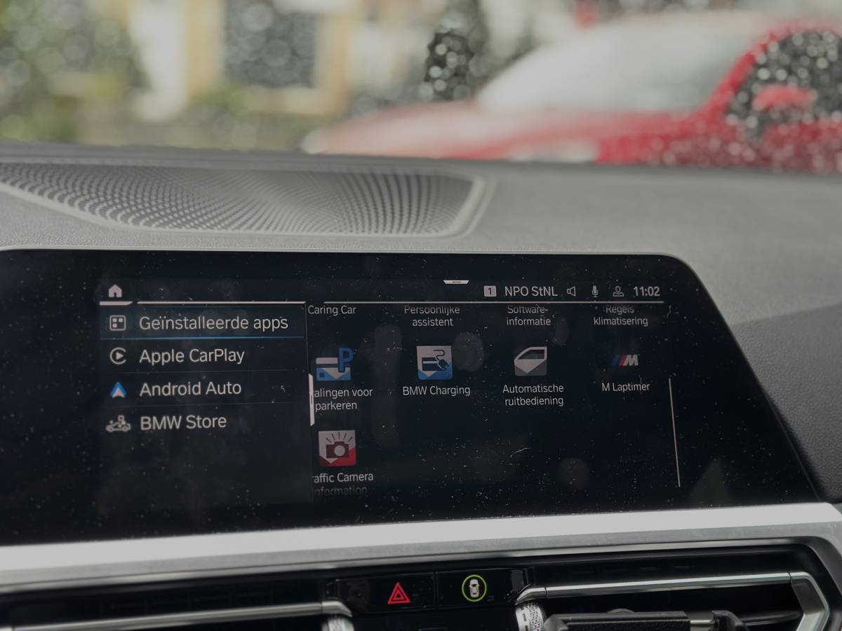 BMW 3 Serie BMW 3-serie Touring 330e xDrive Business Edition Plus 50 jahre  / Pano /  HUD / ECC  / 360 Camera