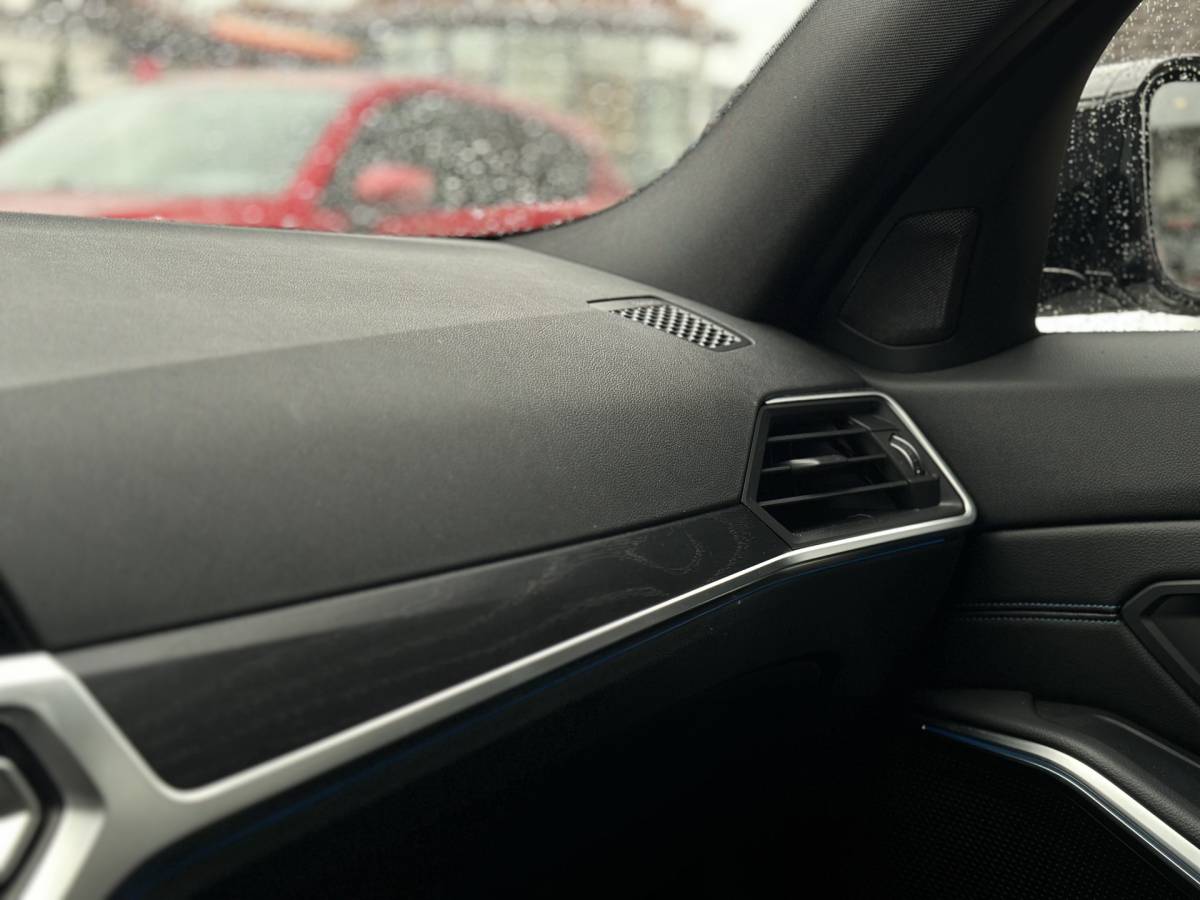 BMW 3 Serie BMW 3-serie Touring 330e xDrive Business Edition Plus 50 jahre  / Pano /  HUD / ECC  / 360 Camera