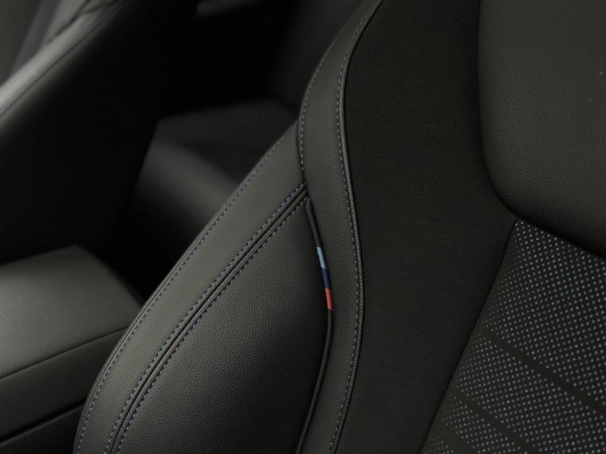 BMW 3 Serie BMW 3-serie Touring 330e xDrive Business Edition Plus 50 jahre  / Pano /  HUD / ECC  / 360 Camera
