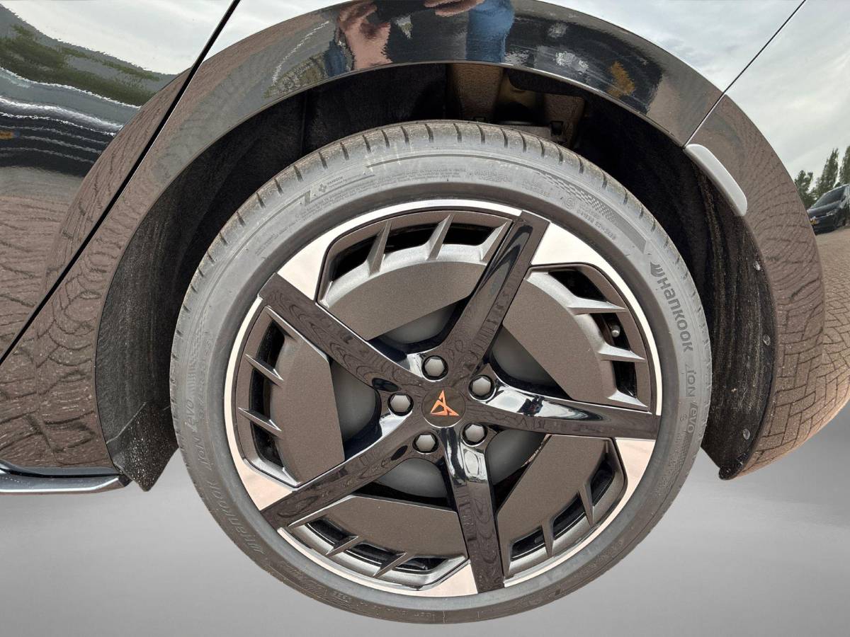 CUPRA Born CUPRA Born Business Limited 84 kWh 231 PK l 593 KM WLTP Range