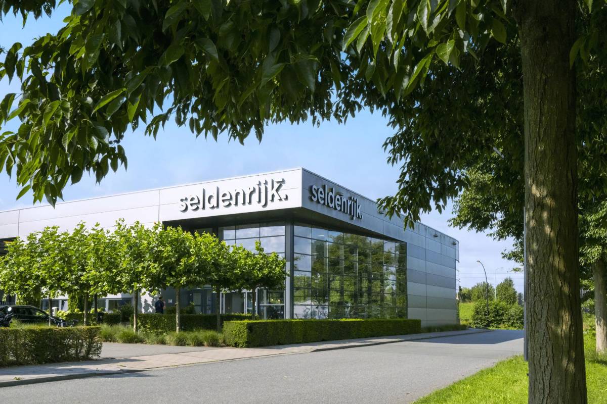 Mercedes-Benz S-Klasse Mercedes-Benz S-klasse 450 Prestige Plus | Schuifdak | Stoelventilatie | Youngtimer | Trekhaak | Adaptive cruise | Nachtzicht | Leder | Massage | Standkachel | Multicontourstoelen | Keyless | Camera | Memory | Koelbox | AMG