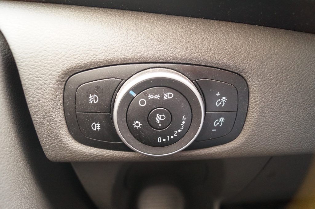 Ford Transit Custom Ford Transit Custom 300 2.0 TDCI L2-H1 Trend -TREKHAAK-AIRCO-