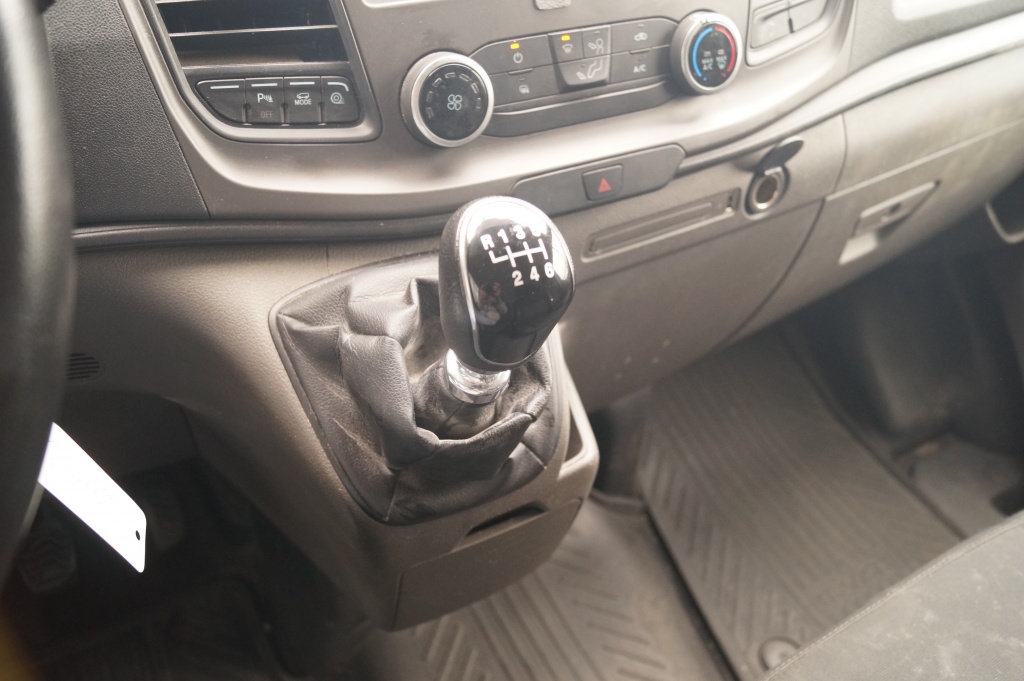Ford Transit Custom Ford Transit Custom 300 2.0 TDCI L2-H1 Trend -TREKHAAK-AIRCO-