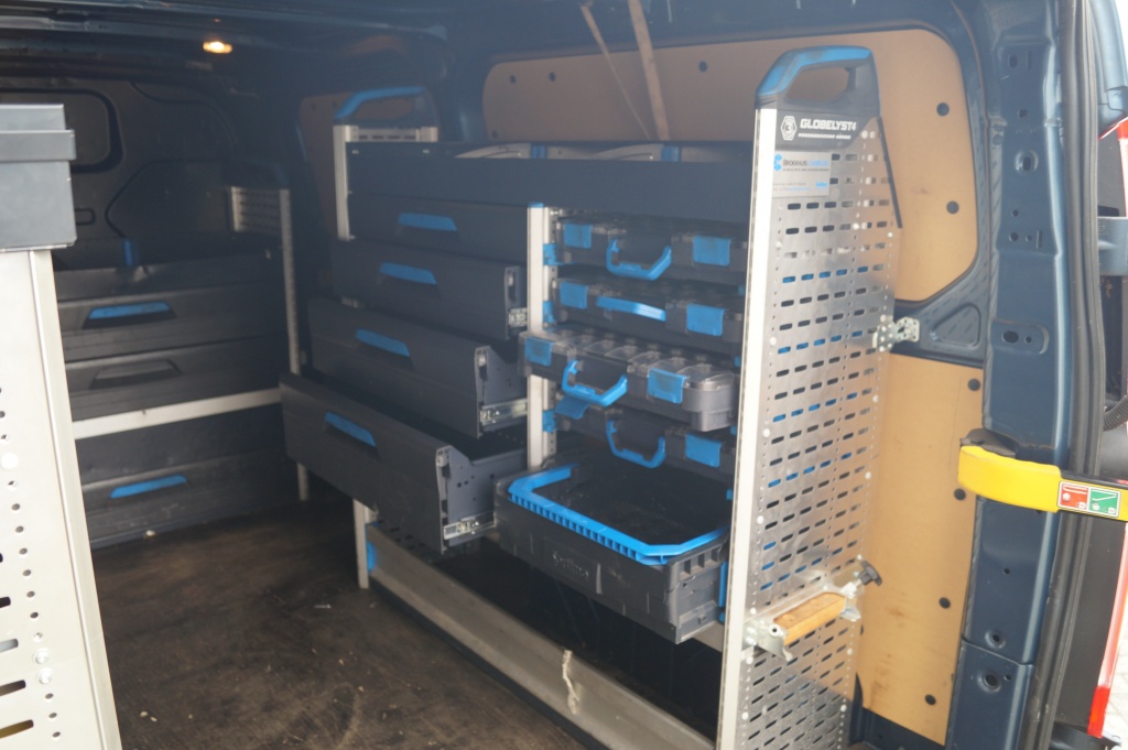 Ford Transit Custom Ford Transit Custom 300 2.0 TDCI L2-H1 Trend -TREKHAAK-AIRCO-