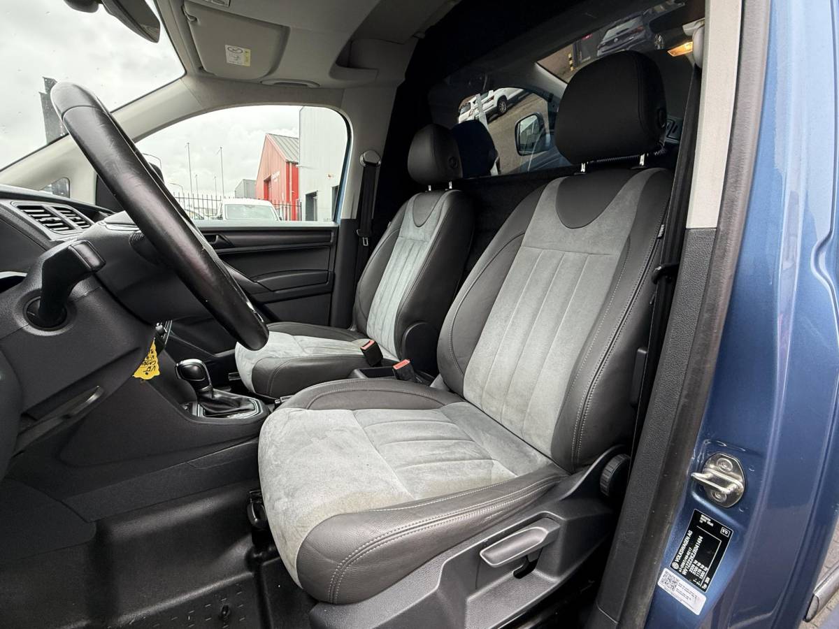 Volkswagen Caddy Volkswagen Caddy 2.0 TDI L2H1 BMT Maxi Highline Euro 6 DSG Alcantara NAVI APPLE CARPLAY
