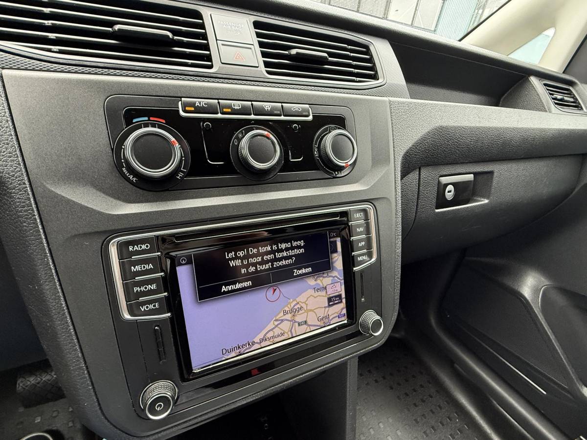 Volkswagen Caddy Volkswagen Caddy 2.0 TDI L2H1 BMT Maxi Highline Euro 6 DSG Alcantara NAVI APPLE CARPLAY
