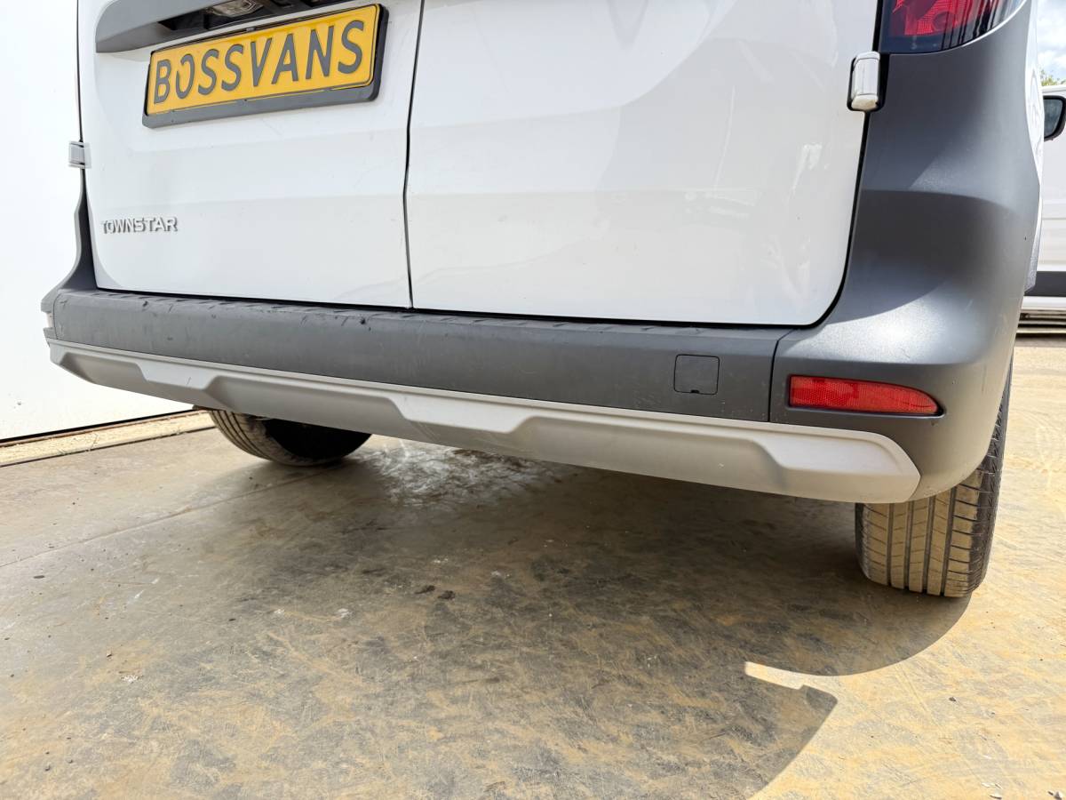 Nissan Townstar Nissan Townstar 1.3 130PK **Benzine** L1H1 LED Airco Carkit Bluetooth