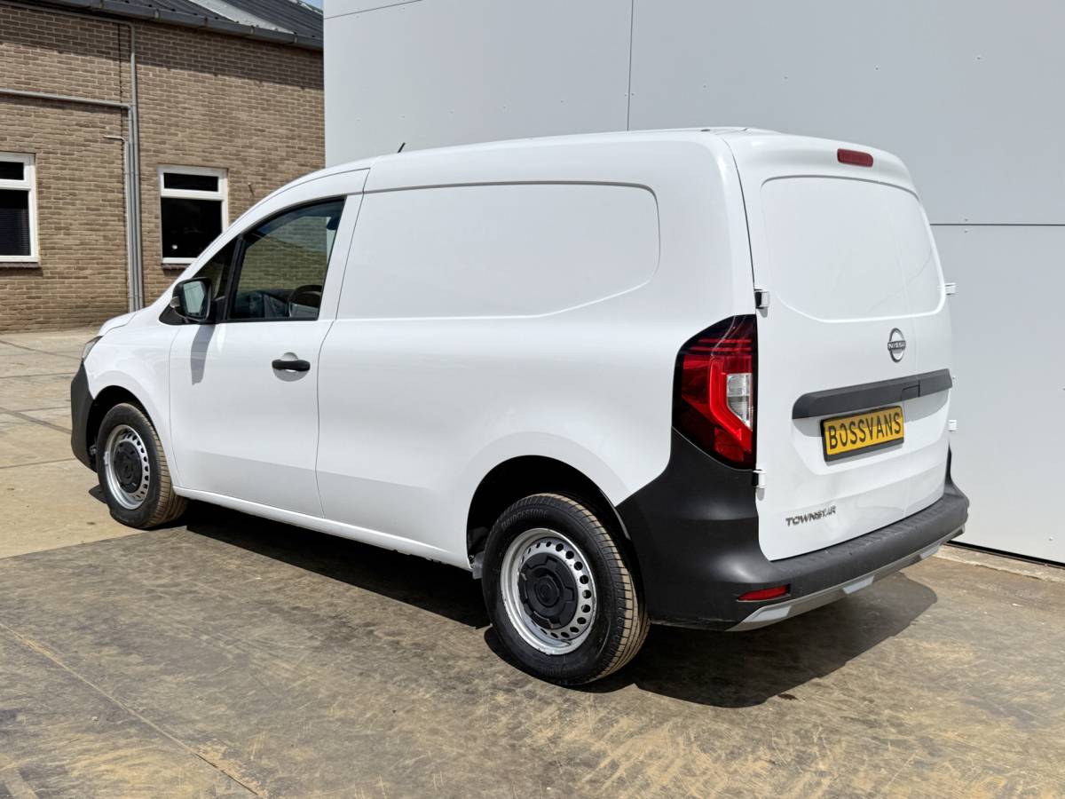 Nissan Townstar Nissan Townstar 1.3 130PK **Benzine** L1H1 LED Airco Carkit Bluetooth