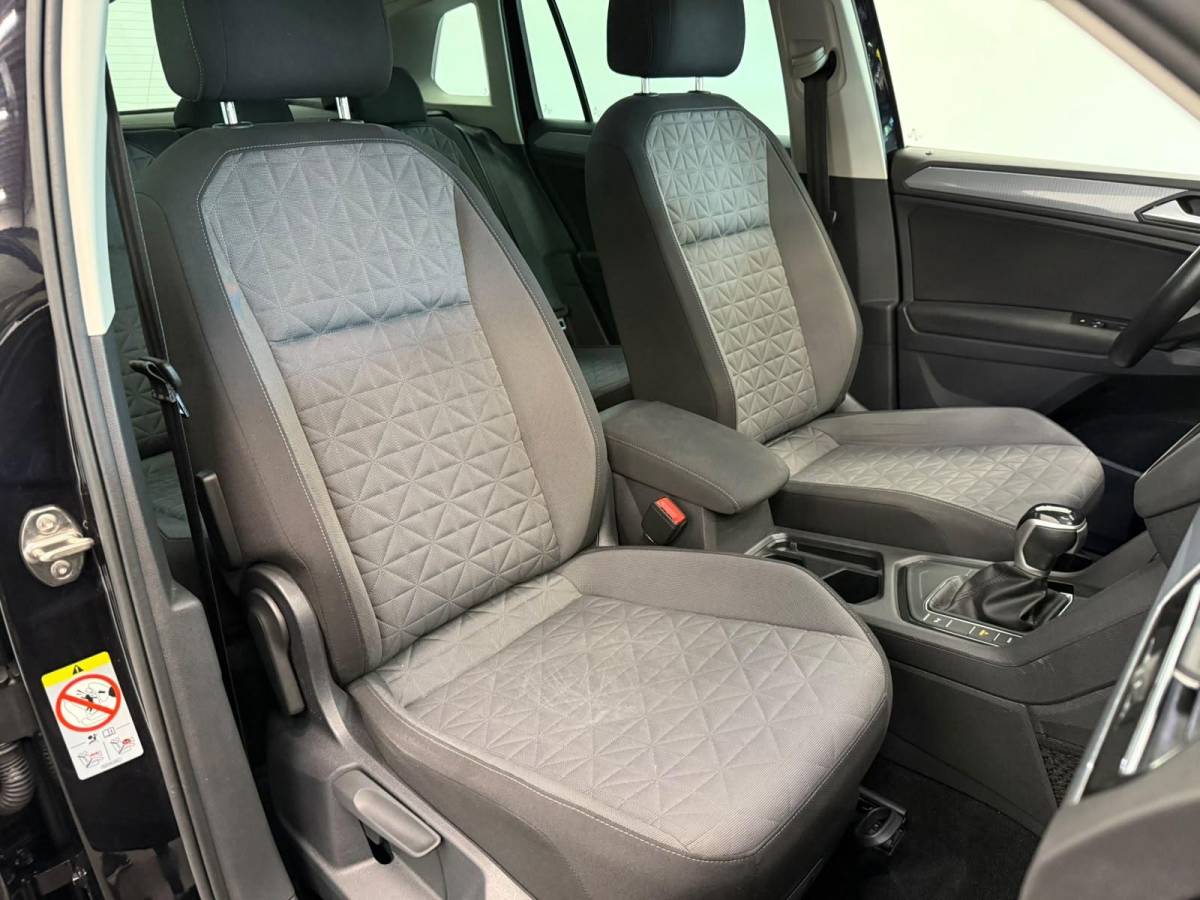 Volkswagen Tiguan Volkswagen Tiguan 1.4 TSI e-Hybrid PHEV Automaat 245 pk Life SoH 91 % Navigatie  Discover Trekhaak Media ACC Camera Trekhaak Digital Cockpit 3-zone Climatronic CarPlay DAB+ LED
