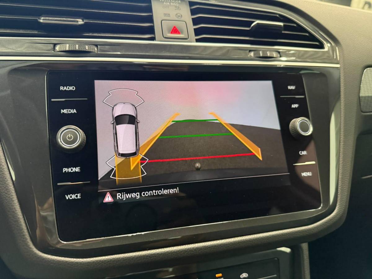 Volkswagen Tiguan Volkswagen Tiguan 1.4 TSI e-Hybrid PHEV Automaat 245 pk Life SoH 91 % Navigatie  Discover Trekhaak Media ACC Camera Trekhaak Digital Cockpit 3-zone Climatronic CarPlay DAB+ LED