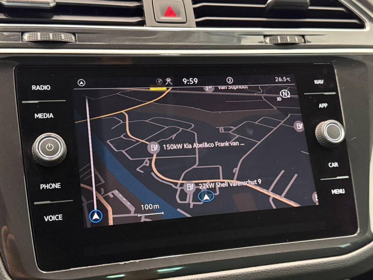 Volkswagen Tiguan Volkswagen Tiguan 1.4 TSI e-Hybrid PHEV Automaat 245 pk Life SoH 91 % Navigatie  Discover Trekhaak Media ACC Camera Trekhaak Digital Cockpit 3-zone Climatronic CarPlay DAB+ LED