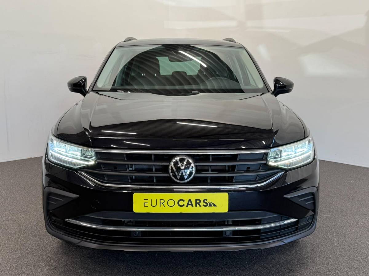 Volkswagen Tiguan Volkswagen Tiguan 1.4 TSI e-Hybrid PHEV Automaat 245 pk Life SoH 91 % Navigatie  Discover Trekhaak Media ACC Camera Trekhaak Digital Cockpit 3-zone Climatronic CarPlay DAB+ LED