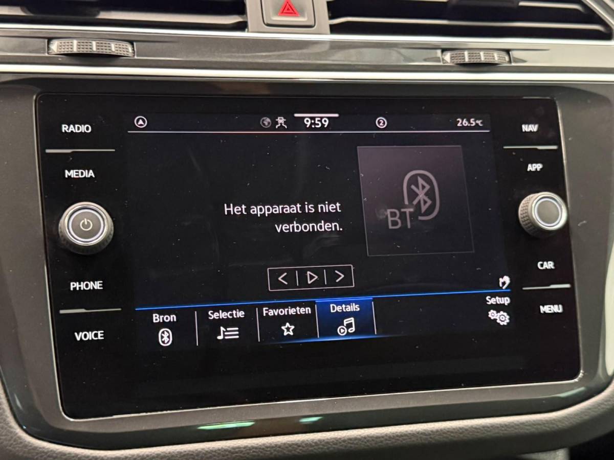Volkswagen Tiguan Volkswagen Tiguan 1.4 TSI e-Hybrid PHEV Automaat 245 pk Life SoH 91 % Navigatie  Discover Trekhaak Media ACC Camera Trekhaak Digital Cockpit 3-zone Climatronic CarPlay DAB+ LED