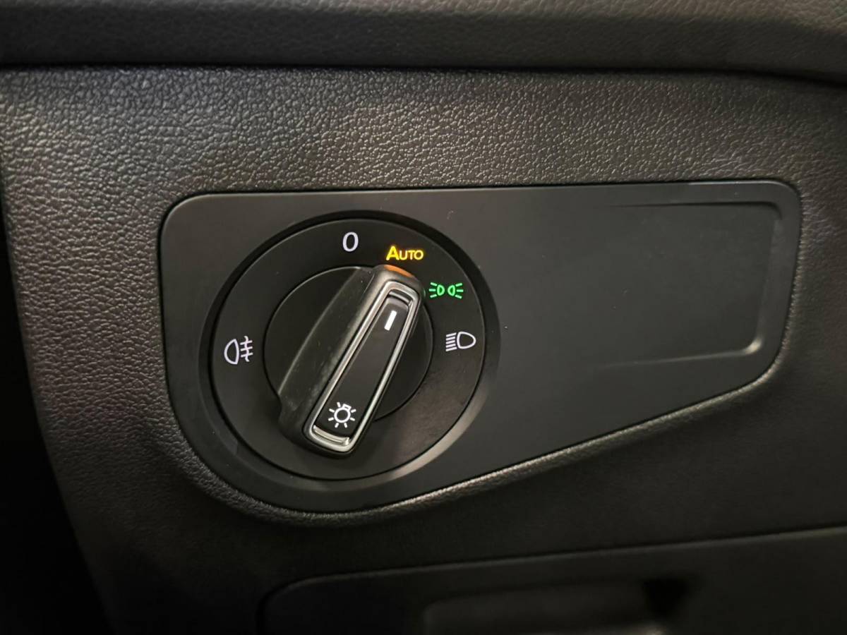 Volkswagen Tiguan Volkswagen Tiguan 1.4 TSI e-Hybrid PHEV Automaat 245 pk Life SoH 91 % Navigatie  Discover Trekhaak Media ACC Camera Trekhaak Digital Cockpit 3-zone Climatronic CarPlay DAB+ LED