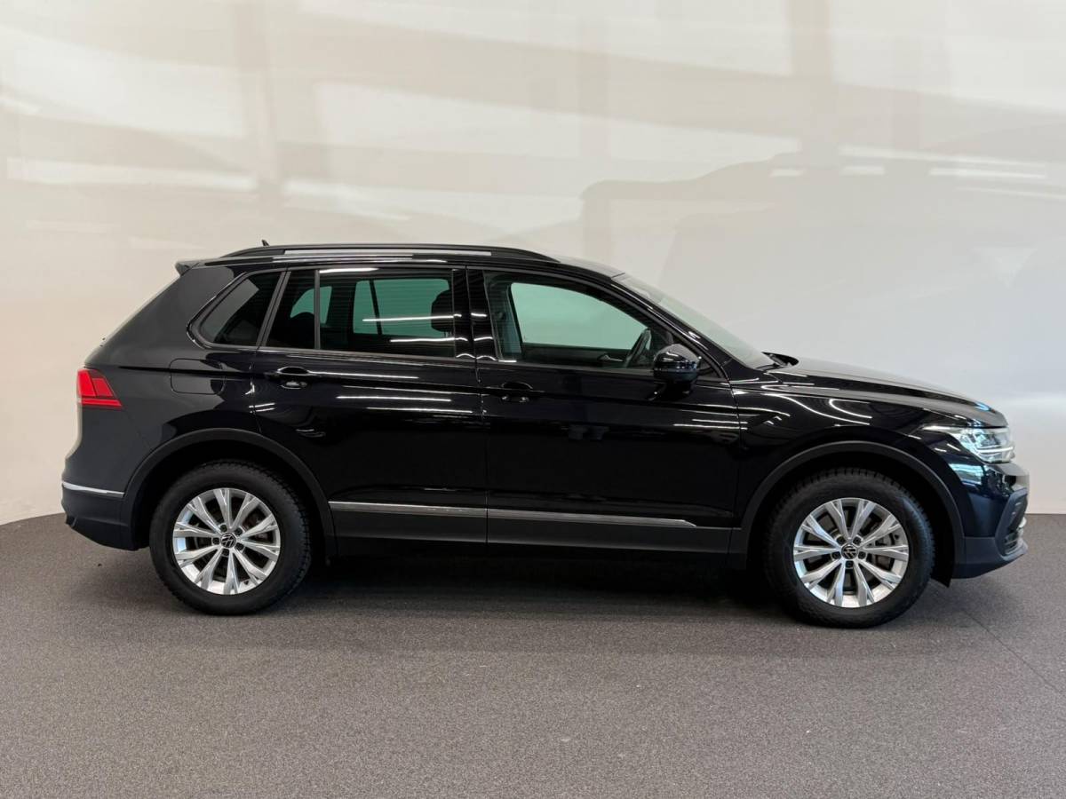 Volkswagen Tiguan Volkswagen Tiguan 1.4 TSI e-Hybrid PHEV Automaat 245 pk Life SoH 91 % Navigatie  Discover Trekhaak Media ACC Camera Trekhaak Digital Cockpit 3-zone Climatronic CarPlay DAB+ LED