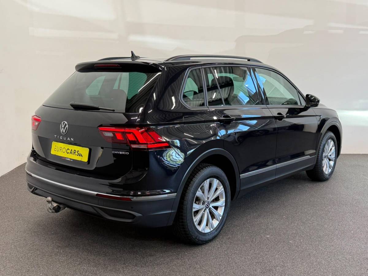 Volkswagen Tiguan Volkswagen Tiguan 1.4 TSI e-Hybrid PHEV Automaat 245 pk Life SoH 91 % Navigatie  Discover Trekhaak Media ACC Camera Trekhaak Digital Cockpit 3-zone Climatronic CarPlay DAB+ LED