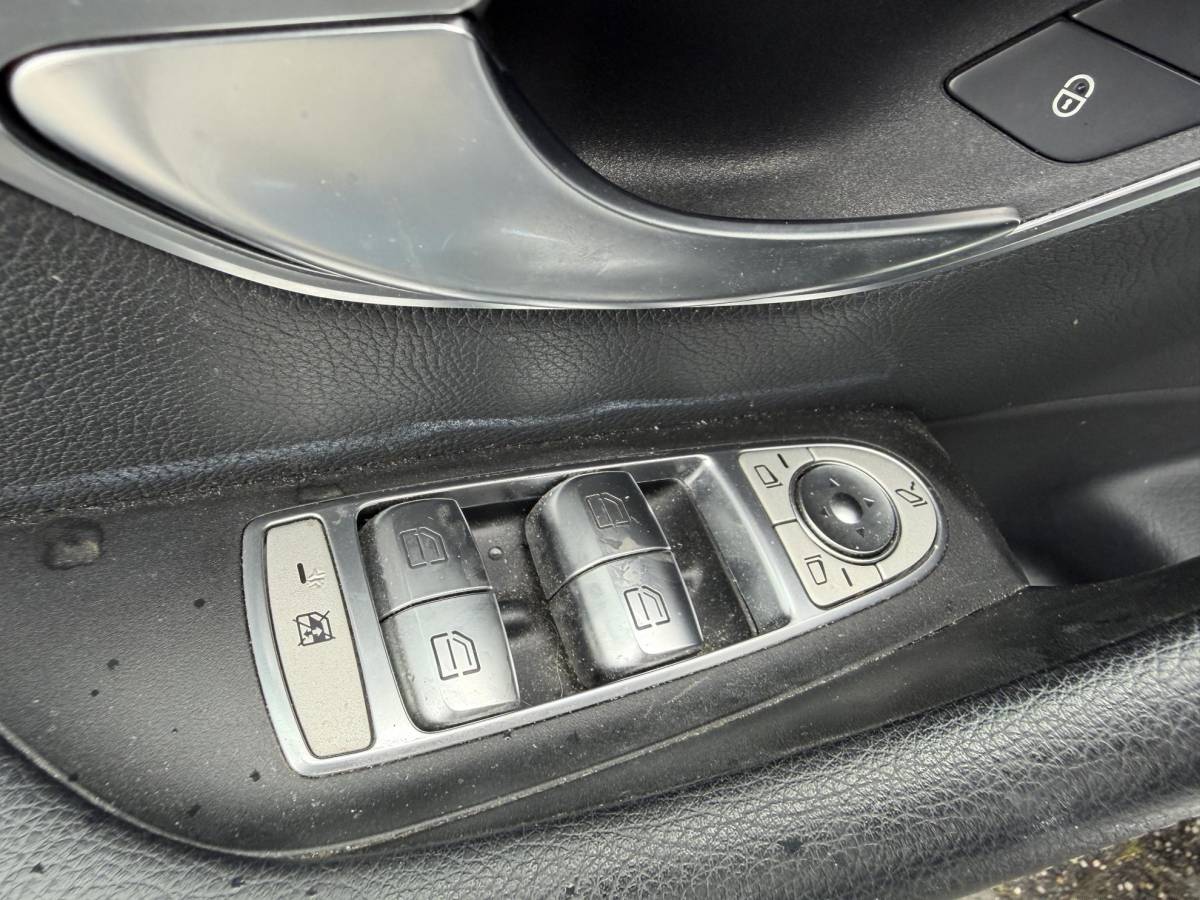 Mercedes-Benz E-Klasse Mercedes-Benz E-klasse 220 d Lease Edition | Camera | Head-Up | Widescreen | Sfeerverlichting | Navigatie |