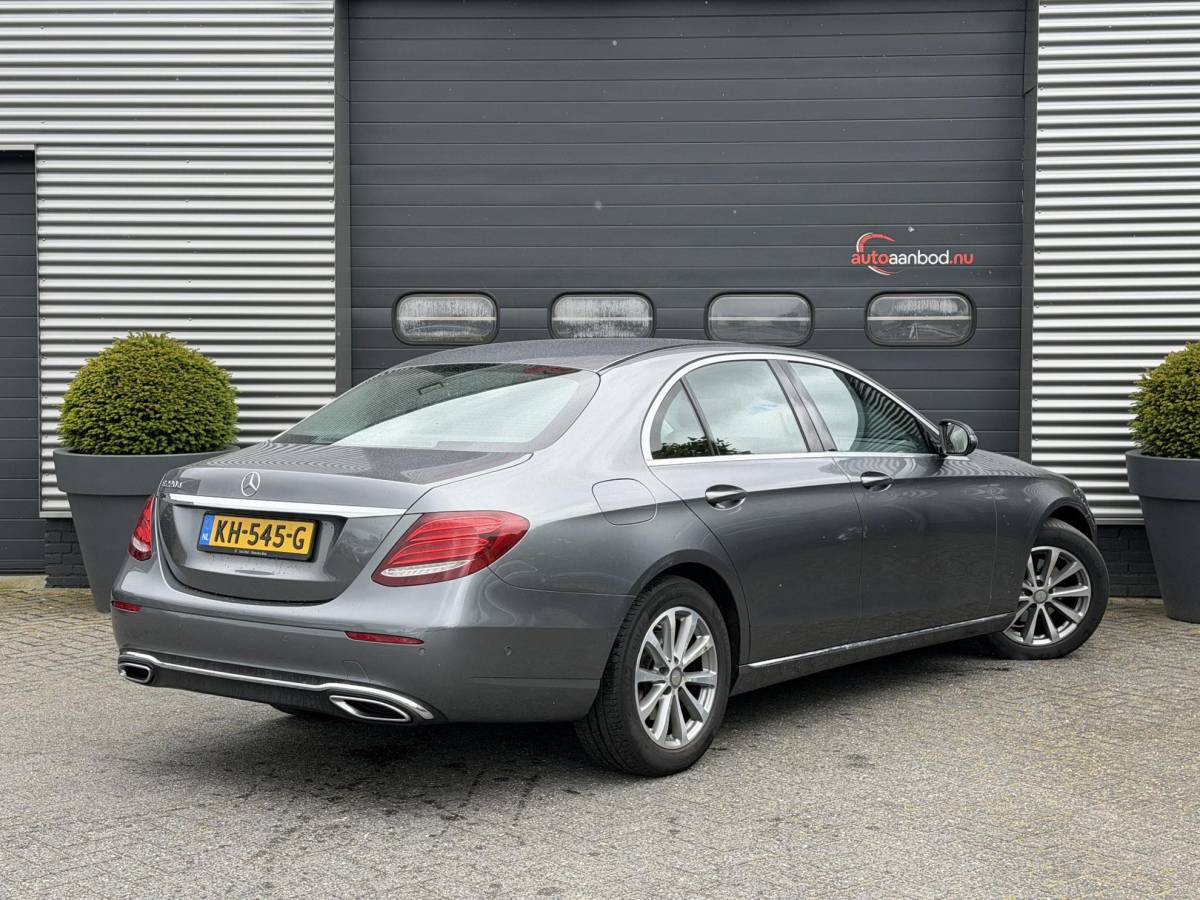 Mercedes-Benz E-Klasse Mercedes-Benz E-klasse 220 d Lease Edition | Camera | Head-Up | Widescreen | Sfeerverlichting | Navigatie |