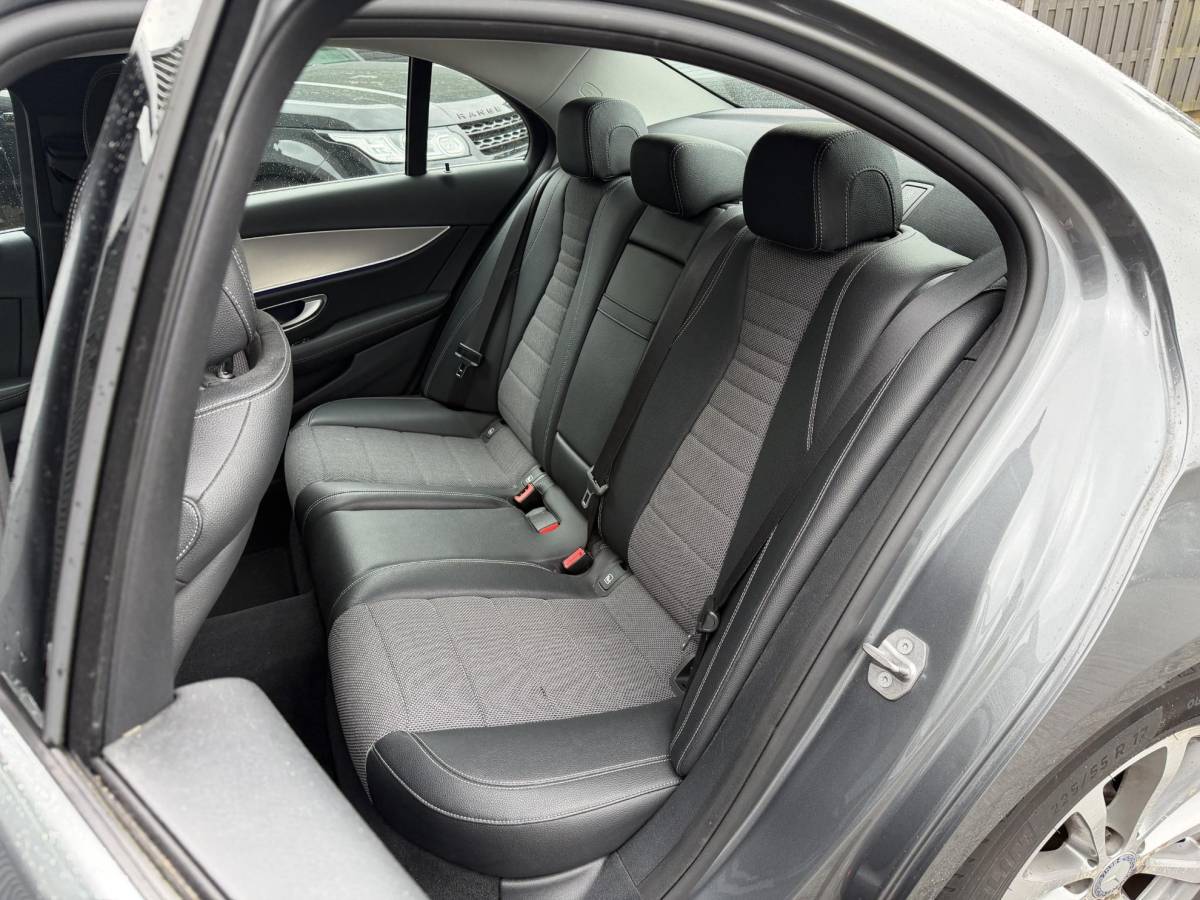 Mercedes-Benz E-Klasse Mercedes-Benz E-klasse 220 d Lease Edition | Camera | Head-Up | Widescreen | Sfeerverlichting | Navigatie |