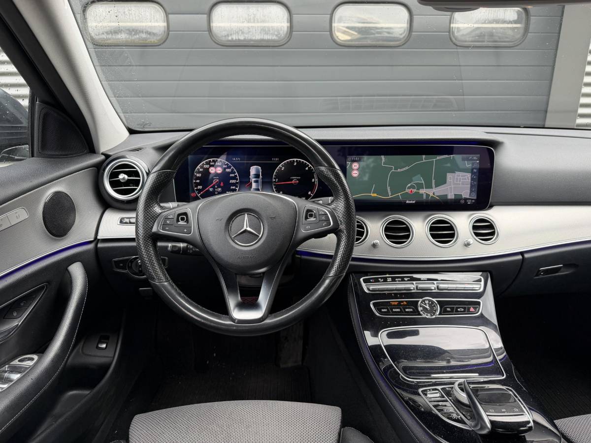 Mercedes-Benz E-Klasse Mercedes-Benz E-klasse 220 d Lease Edition | Camera | Head-Up | Widescreen | Sfeerverlichting | Navigatie |