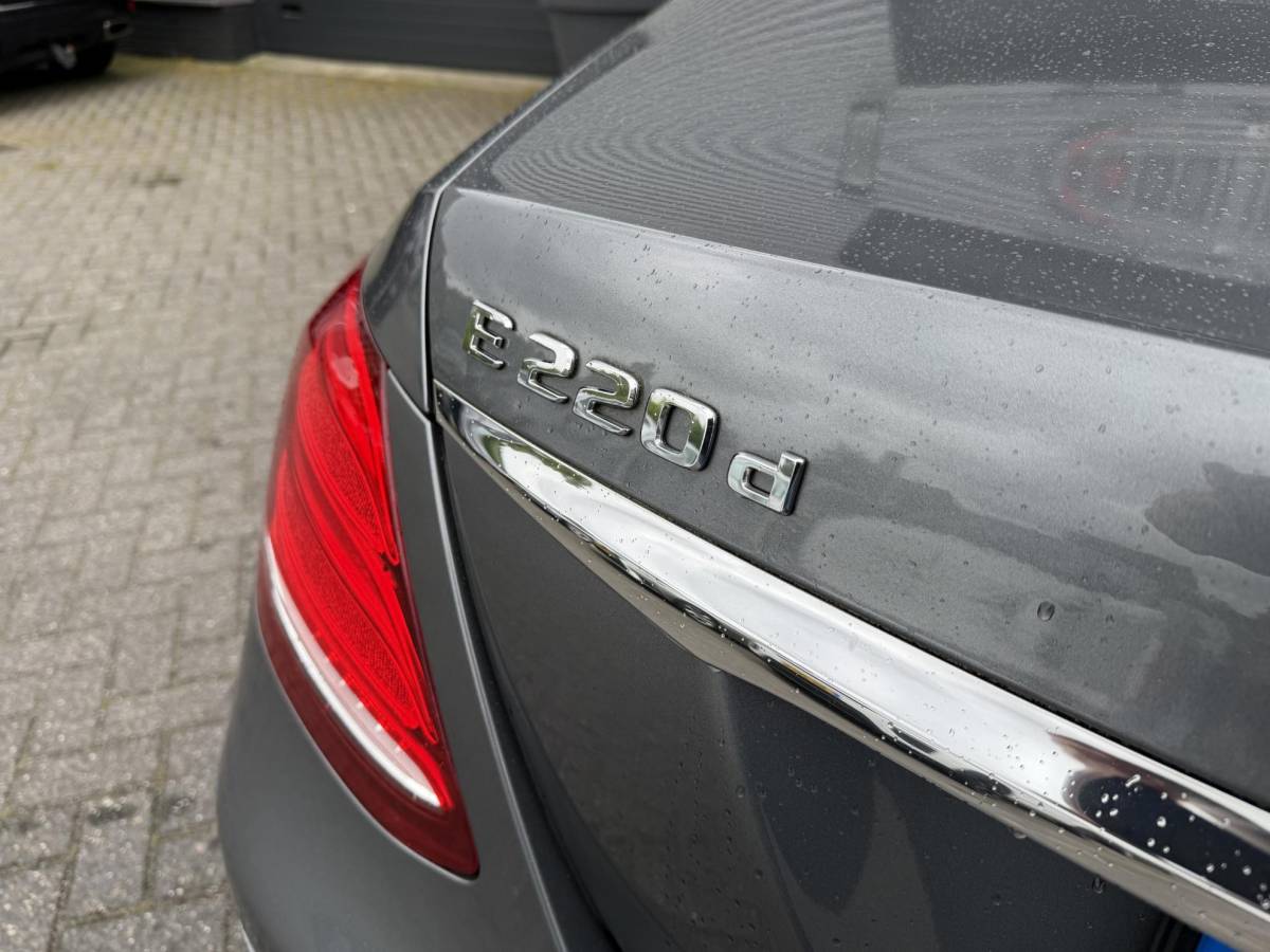 Mercedes-Benz E-Klasse Mercedes-Benz E-klasse 220 d Lease Edition | Camera | Head-Up | Widescreen | Sfeerverlichting | Navigatie |
