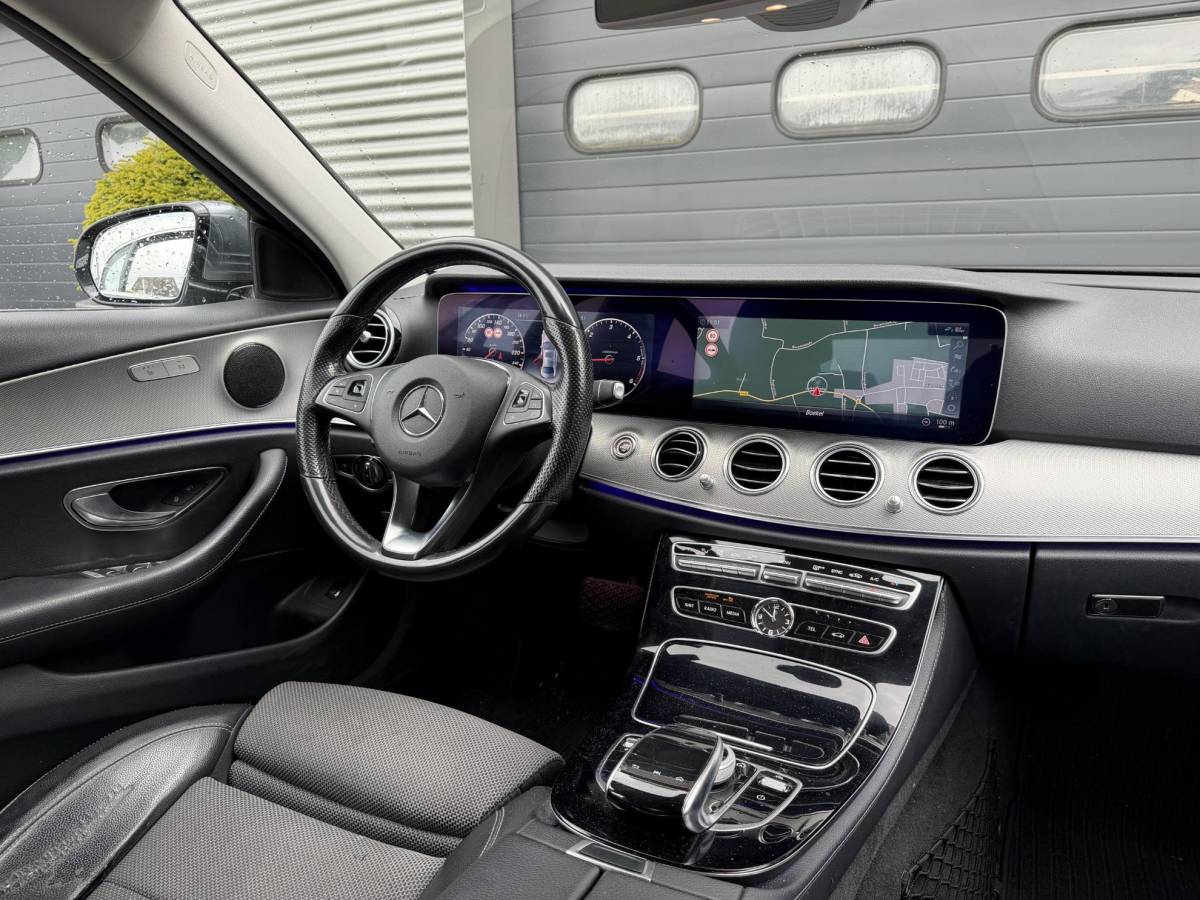 Mercedes-Benz E-Klasse Mercedes-Benz E-klasse 220 d Lease Edition | Camera | Head-Up | Widescreen | Sfeerverlichting | Navigatie |
