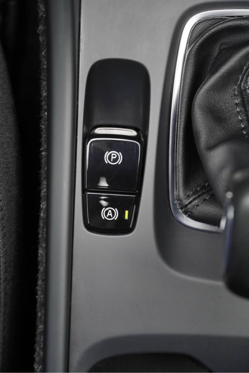 Volvo XC40 Volvo XC40 1.5 T2 Momentum BJ2021 Lmv 19″ | Led V+A | Pdc | App-Connect | Navi | Virtual cockpit | Climate control | Cruise control | Extra getint glas