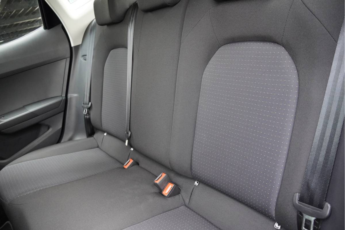 SEAT Arona SEAT Arona 1.0 TSI Style BJ2022 Lmv 16″ | Led | Pdc | App-Connect | Climate control | Cruise control | Getint glas
