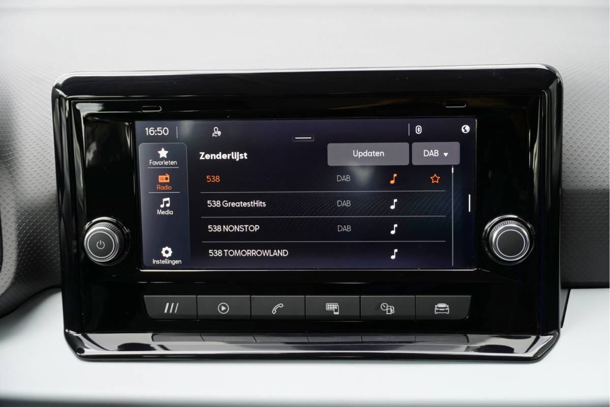 SEAT Arona SEAT Arona 1.0 TSI Style BJ2022 Lmv 16″ | Led | Pdc | App-Connect | Climate control | Cruise control | Getint glas