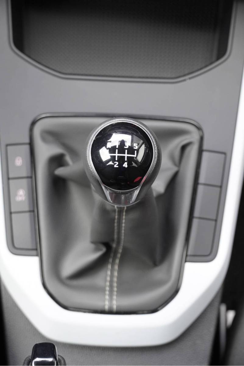 SEAT Arona SEAT Arona 1.0 TSI Style BJ2022 Lmv 16″ | Led | Pdc | App-Connect | Climate control | Cruise control | Getint glas