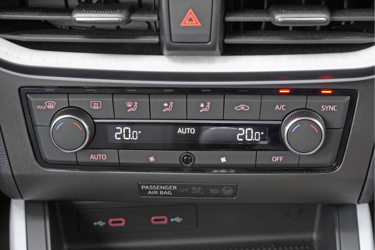 SEAT Arona SEAT Arona 1.0 TSI Style BJ2022 Lmv 16″ | Led | Pdc | App-Connect | Climate control | Cruise control | Getint glas