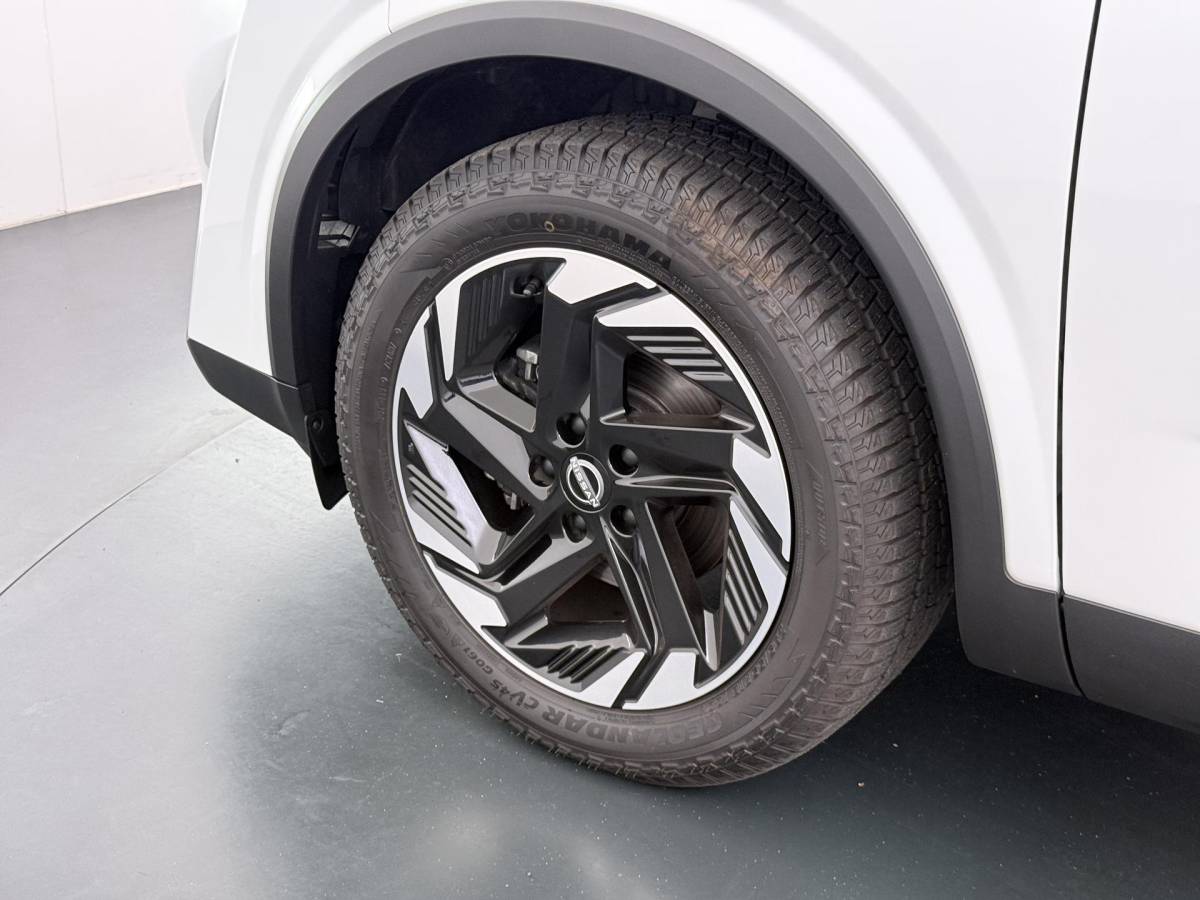 Nissan QASHQAI Nissan Qashqai 1.3 MHEV Xtronic N-Connecta ONDERHOUD GEHAD BIJ DE DEALER | DIRECT LEVERBAAR | FABRIEKSGARANTIE | PANORAMADAK | VOORRUITVERWARMING | STOEL- & STUURVERWARMING | 360° CAMERA | DODEHOEKDETECTIE | HEAD-UP DISPLAY | ELEKTRISCHE ACHTERKLEP