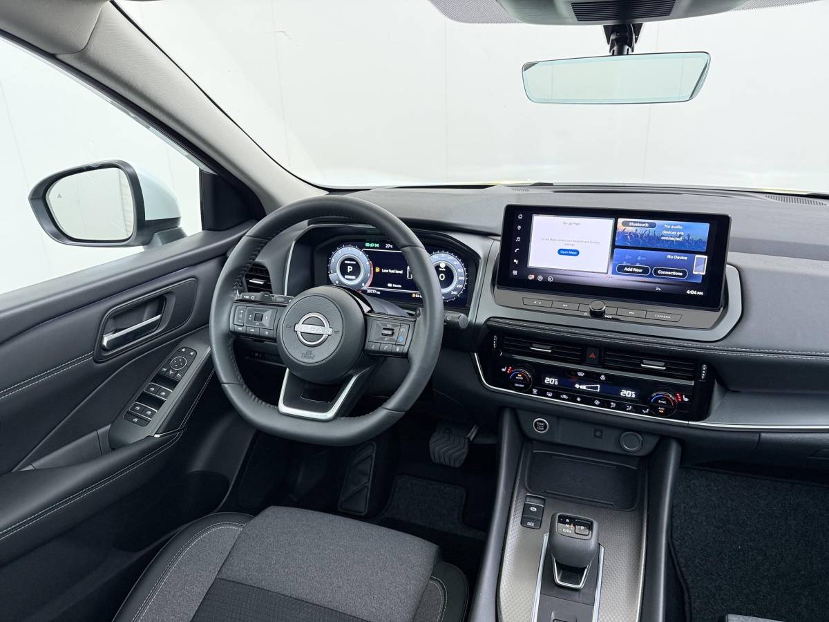 Nissan QASHQAI Nissan Qashqai 1.3 MHEV Xtronic N-Connecta ONDERHOUD GEHAD BIJ DE DEALER | DIRECT LEVERBAAR | FABRIEKSGARANTIE | PANORAMADAK | VOORRUITVERWARMING | STOEL- & STUURVERWARMING | 360° CAMERA | DODEHOEKDETECTIE | HEAD-UP DISPLAY | ELEKTRISCHE ACHTERKLEP